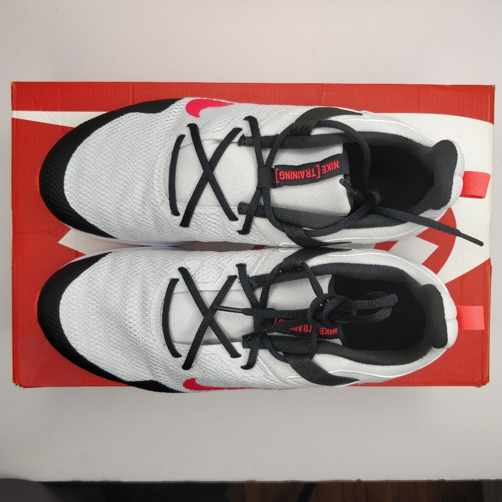 Nike Legend Essential Size 10.5 Training Shoes - Picture 2 of 3